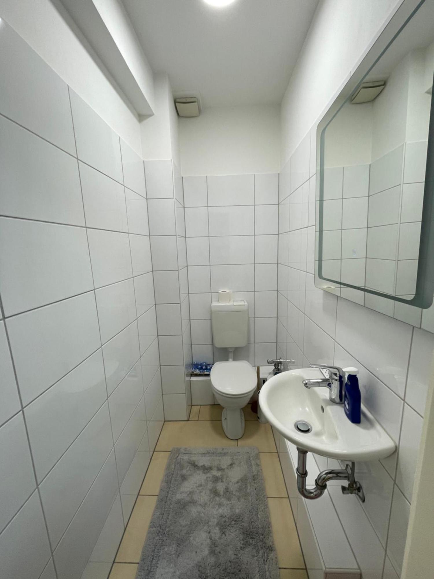 Schoene Naehe Von Hbf Und Alstersee Hambourg